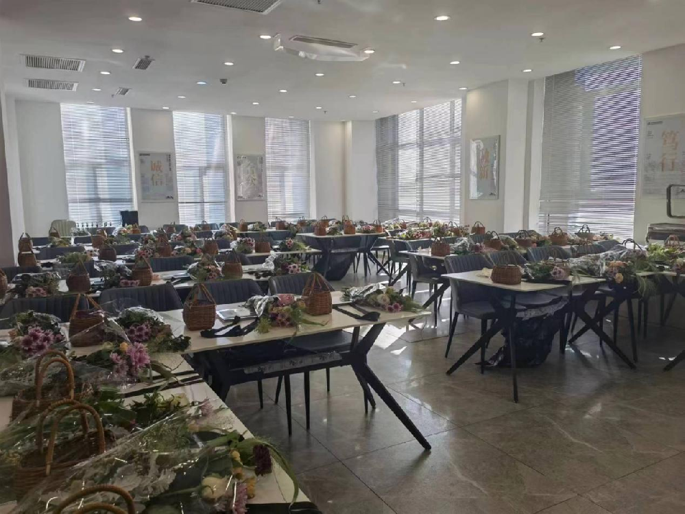 在线老虎机工会为女职工举办妇女节活动